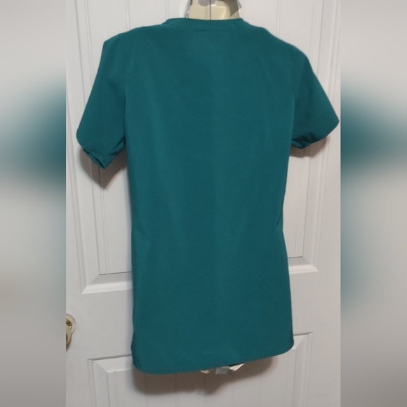 Carhartt shirt for women size xs - Picture 2 of 4